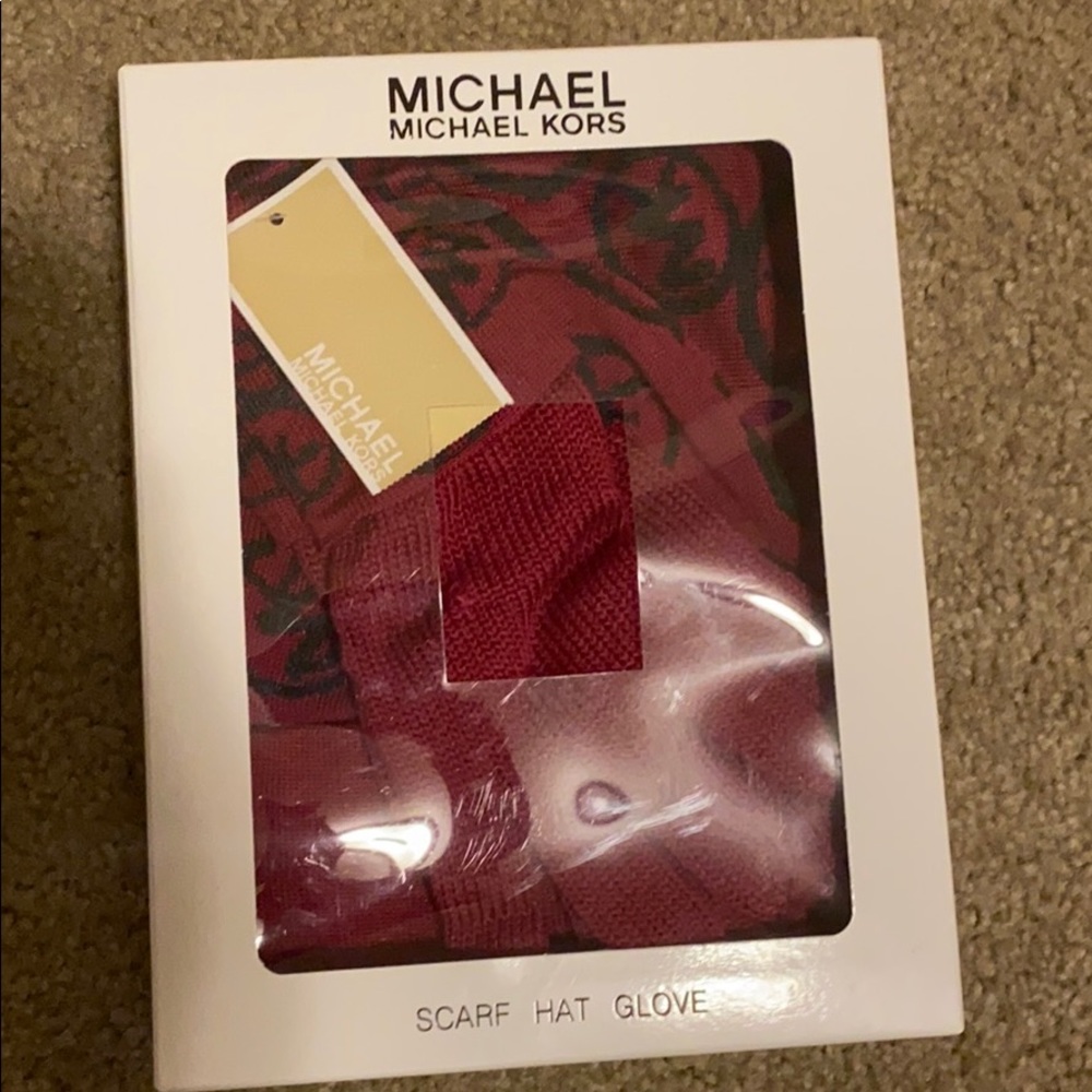 Michael Kors: Scarf, Hat, Gloves